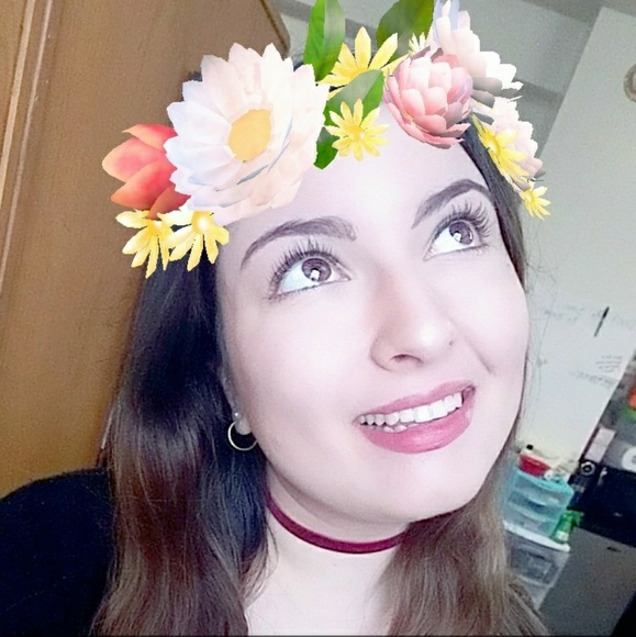 Meet your Posher, Gabriella - Picture 2 of 5